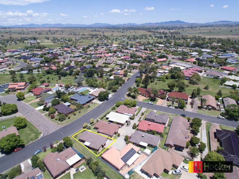 Photo - 31 Illoura Street, Hillvue NSW 2340 - Image 14