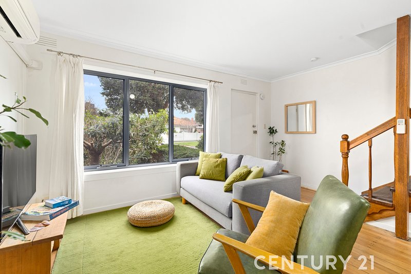 Photo - 3/1 Iona Street, Clayton VIC 3168 - Image 3