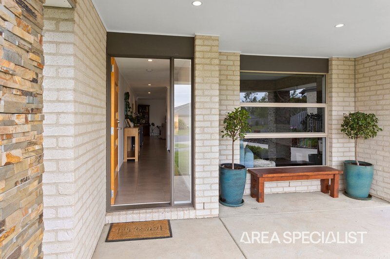 Photo - 31 Isabella Boulevard, Korumburra VIC 3950 - Image 3