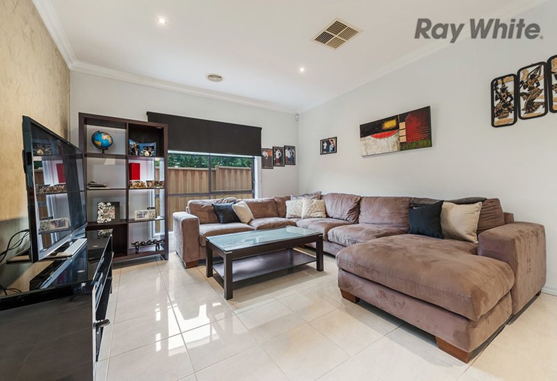 Photo - 31 Jacaranda Drive, Taylors Hill VIC 3037 - Image 4