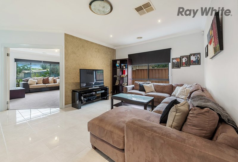 Photo - 31 Jacaranda Drive, Taylors Hill VIC 3037 - Image 5