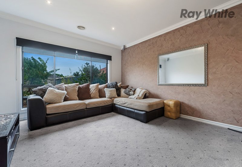 Photo - 31 Jacaranda Drive, Taylors Hill VIC 3037 - Image 6