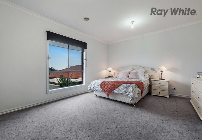 Photo - 31 Jacaranda Drive, Taylors Hill VIC 3037 - Image 11