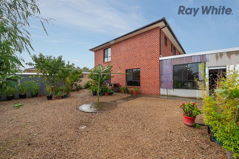 Photo - 31 Jacaranda Drive, Taylors Hill VIC 3037 - Image 15