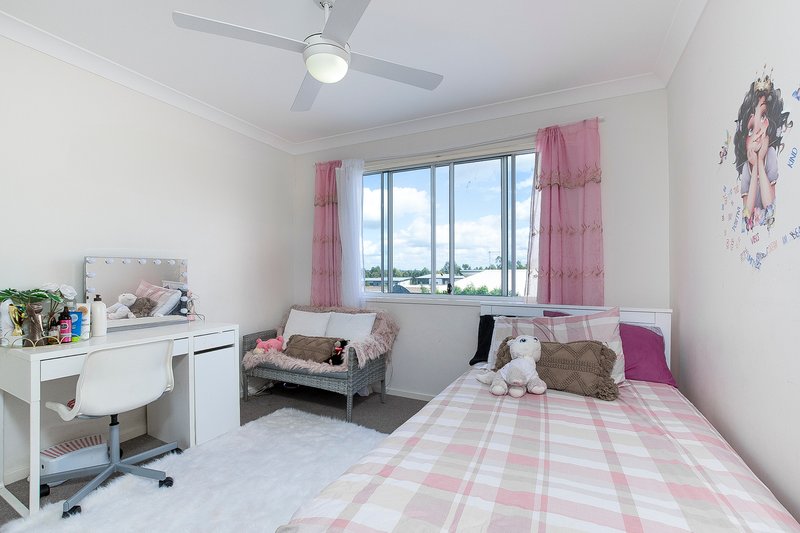 Photo - 31 Junction Drive, Redbank Plains QLD 4301 - Image 10