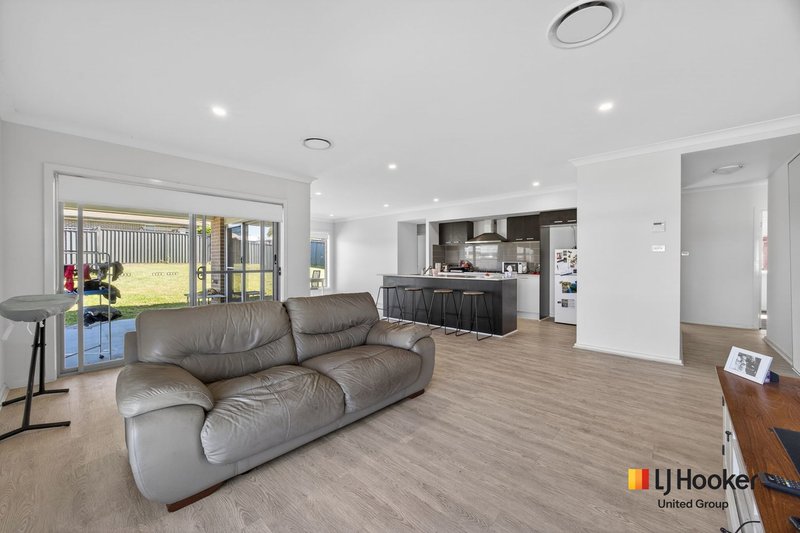 Photo - 31 Kalangara Road, Silverdale NSW 2752 - Image 5