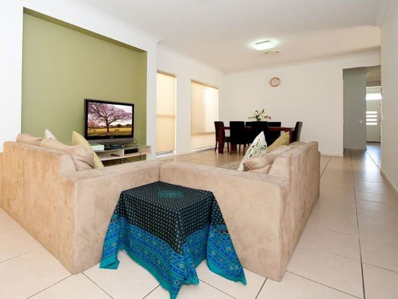 Photo - 31 Kangaroo Street, North Lakes QLD 4509 - Image 5