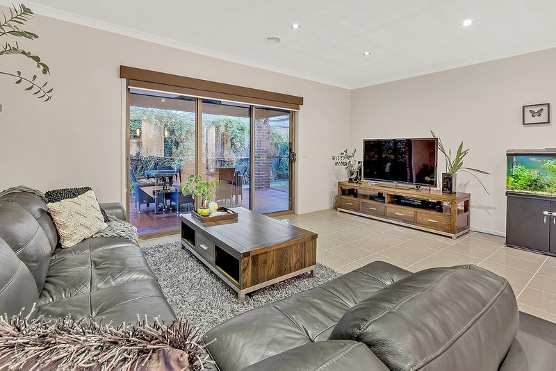 Photo - 31 Kelway Street, Craigieburn VIC 3064 - Image 11