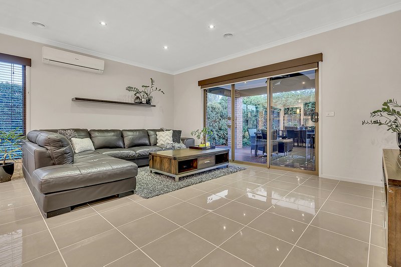 Photo - 31 Kelway Street, Craigieburn VIC 3064 - Image 12