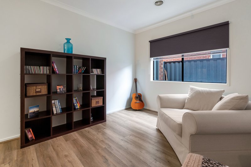 Photo - 31 Kensley Circuit, Craigieburn VIC 3064 - Image 7