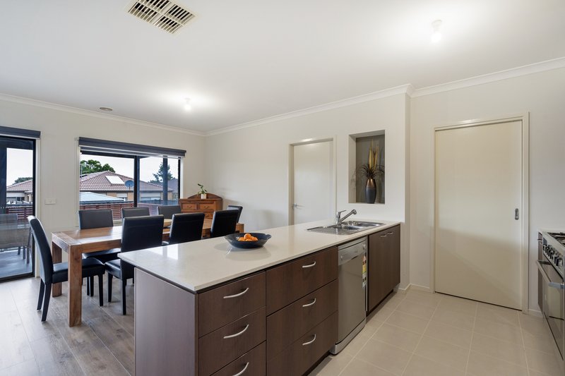 Photo - 31 Kensley Circuit, Craigieburn VIC 3064 - Image 17