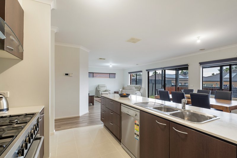 Photo - 31 Kensley Circuit, Craigieburn VIC 3064 - Image 18