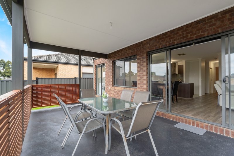 Photo - 31 Kensley Circuit, Craigieburn VIC 3064 - Image 22
