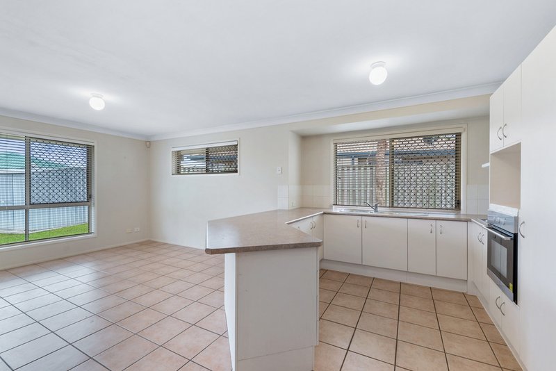 Photo - 31 Kevin Street, Deception Bay QLD 4508 - Image 4