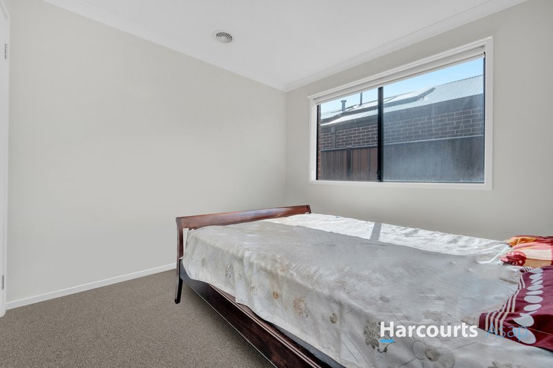 Photo - 31 Kilmarnock Way, Clyde North VIC 3978 - Image 11