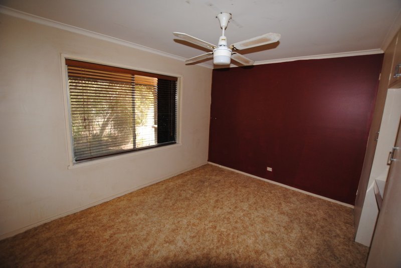 Photo - 31 Kingfisher Avenue, Coleambally NSW 2707 - Image 6