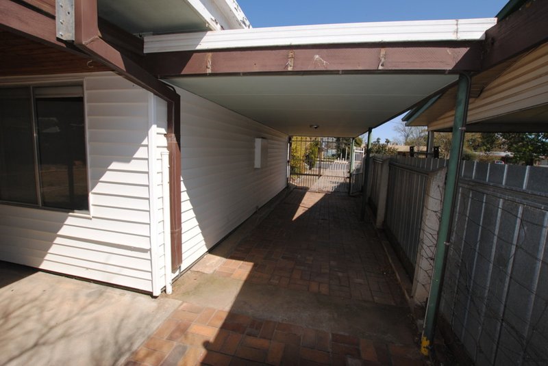 Photo - 31 Kingfisher Avenue, Coleambally NSW 2707 - Image 11