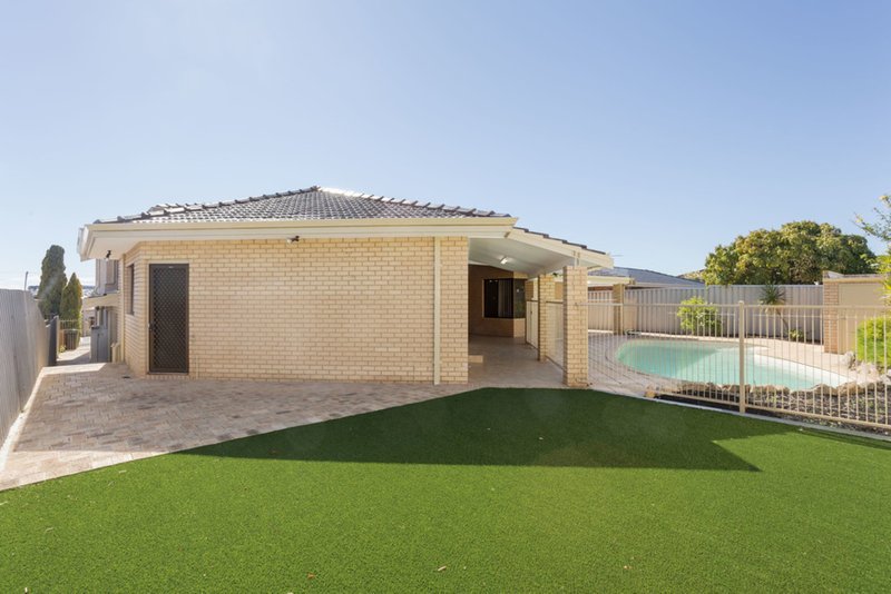 Photo - 31 Kingston Place, Kardinya WA 6163 - Image 17