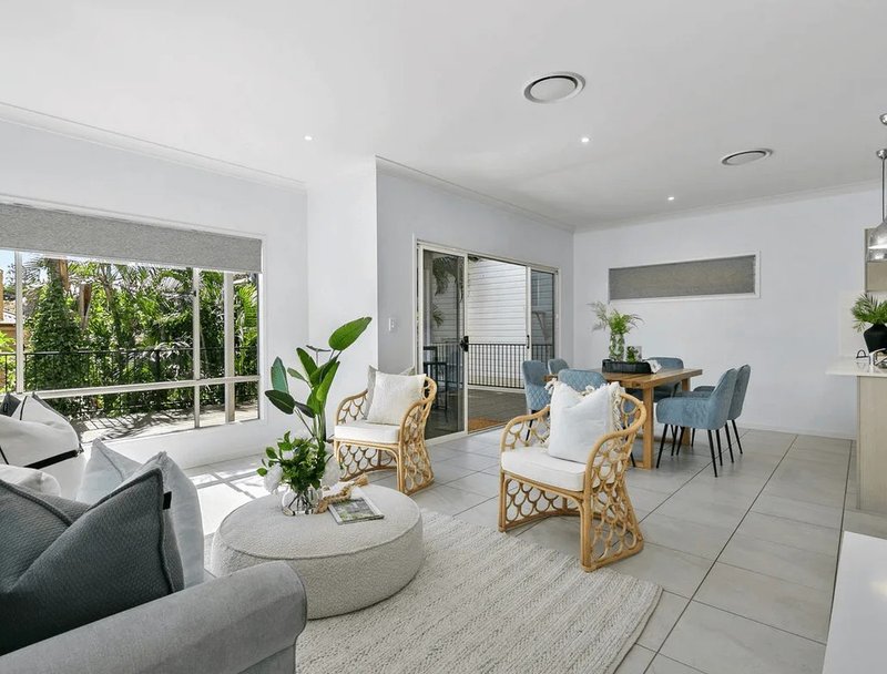 Photo - 31 Kintore Street, Annerley QLD 4103 - Image 2