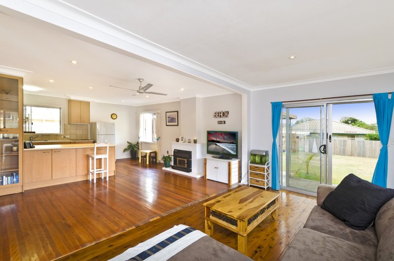 Photo - 31 Kitchener Street, Tugun QLD 4224 - Image 4