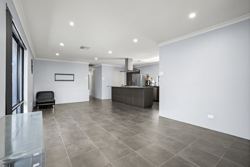 Photo - 31 Kogarah Street, Baldivis WA 6171 - Image 3