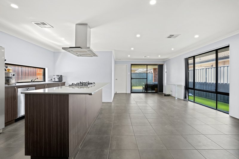 Photo - 31 Kogarah Street, Baldivis WA 6171 - Image 4