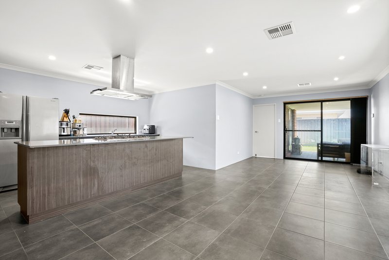 Photo - 31 Kogarah Street, Baldivis WA 6171 - Image 6