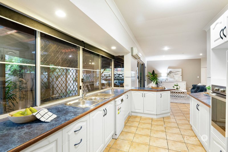 Photo - 31 Konrad Place, Sinnamon Park QLD 4073 - Image 10