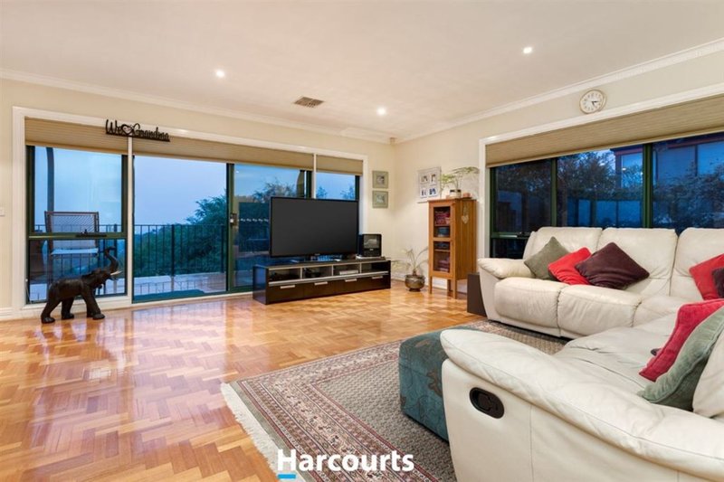 Photo - 31 Kramer Drive, Berwick VIC 3806 - Image 4