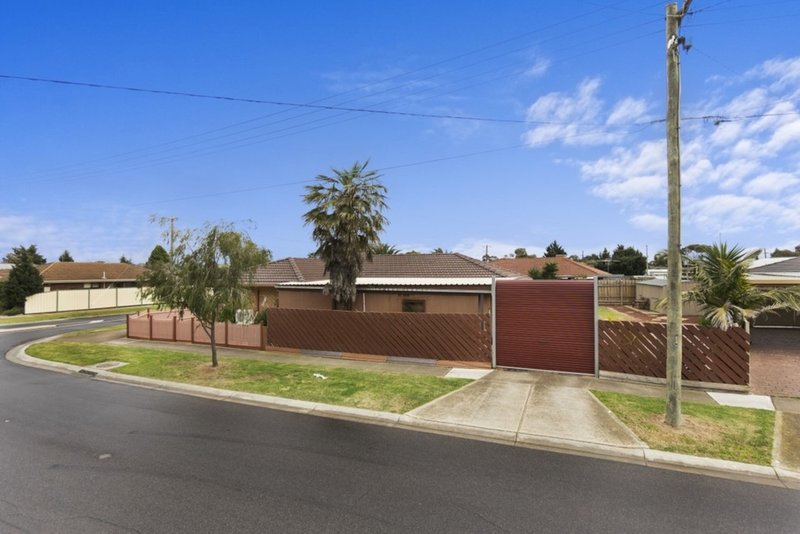 Photo - 31 Kramer Street, Werribee VIC 3030 - Image 4