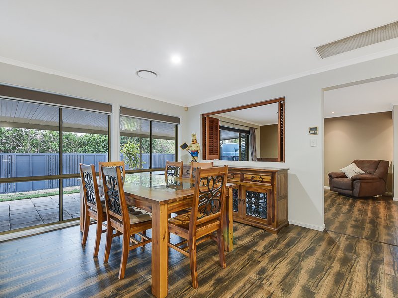 Photo - 31 Kurrajong Place, Bridgeman Downs QLD 4035 - Image 3