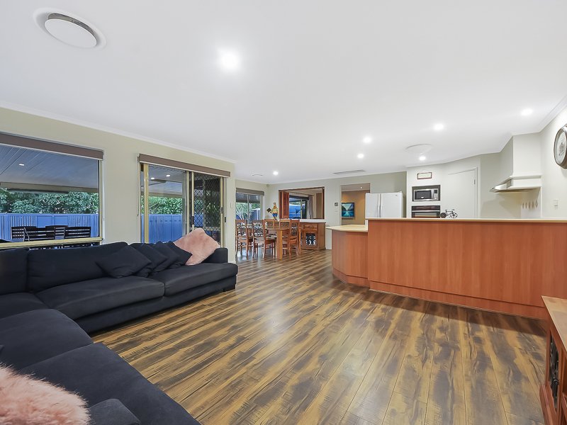 Photo - 31 Kurrajong Place, Bridgeman Downs QLD 4035 - Image 10