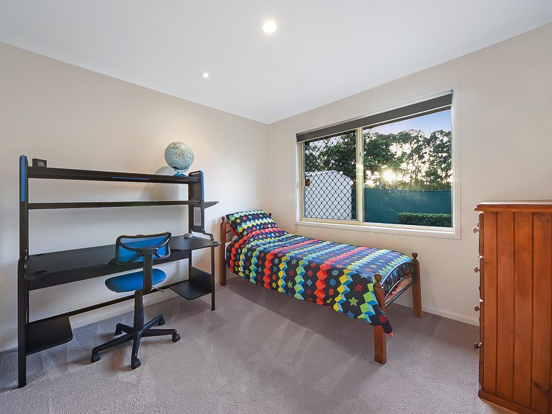 Photo - 31 Kurrajong Place, Bridgeman Downs QLD 4035 - Image 15