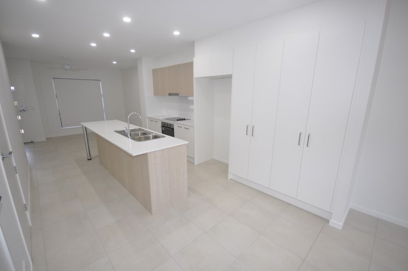 Photo - 31 Lady Elliot Avenue, Banya QLD 4551 - Image 2