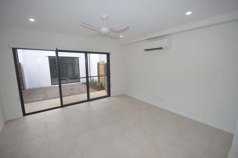 Photo - 31 Lady Elliot Avenue, Banya QLD 4551 - Image 7