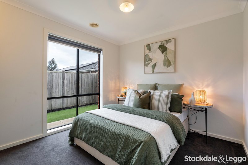 Photo - 31 Latchford Drive, Mickleham VIC 3064 - Image 7
