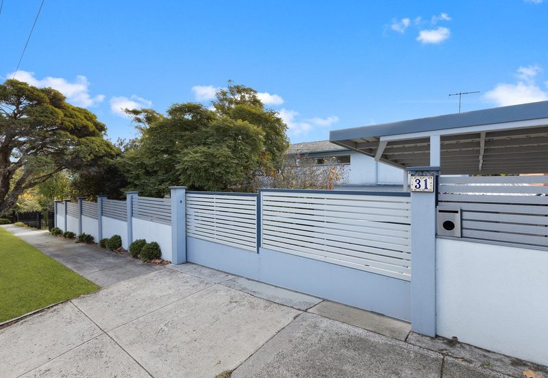 Photo - 31 Leyland Road, Mount Waverley VIC 3149 - Image 1