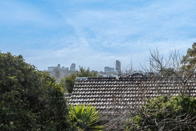 Photo - 31 Leyland Road, Mount Waverley VIC 3149 - Image 10