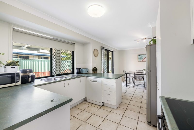 Photo - 31 Lilac Crescent, Currimundi QLD 4551 - Image 4