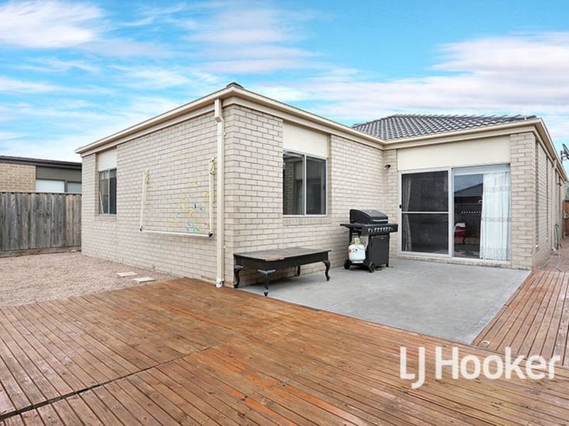 Photo - 31 Lilyturf Drive, Tarneit VIC 3029 - Image 9