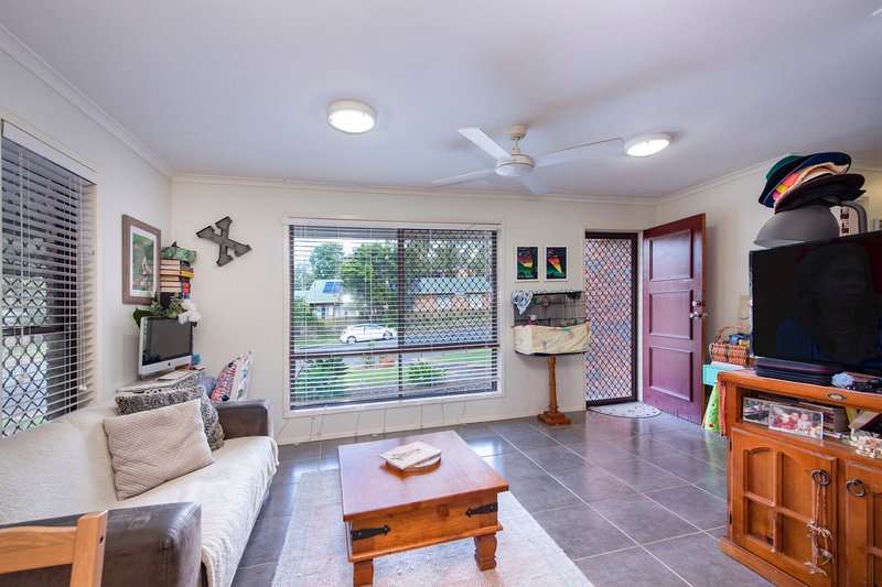 Photo - 31 Linning Street, Mount Warren Park QLD 4207 - Image 6