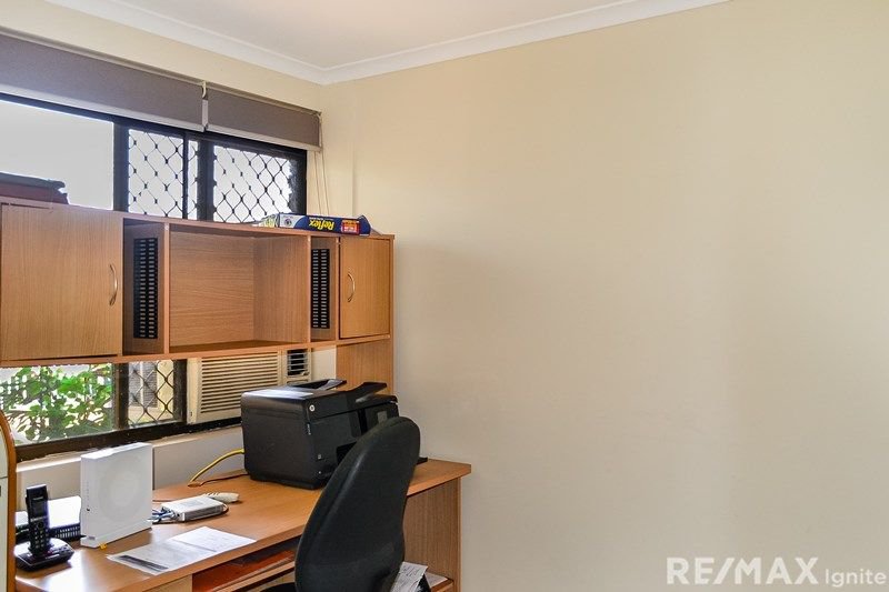 Photo - 31 Loddon Street, Riverhills QLD 4074 - Image 13