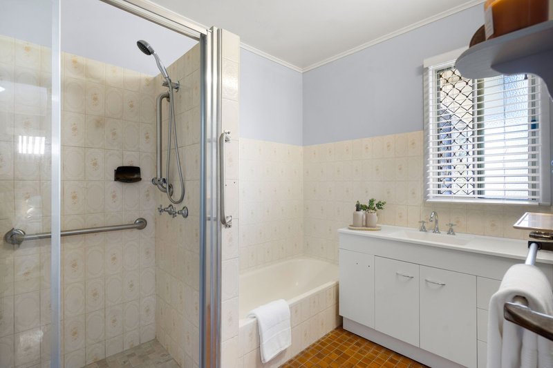 Photo - 31 Ludwick Street, Cannon Hill QLD 4170 - Image 13