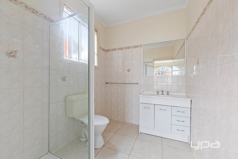 Photo - 31 Macadamia Grove, Werribee VIC 3030 - Image 7