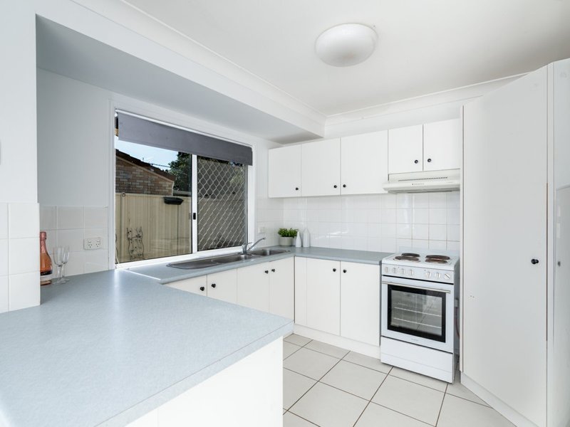 Photo - 31 Maclean Court, Boronia Heights QLD 4124 - Image 3