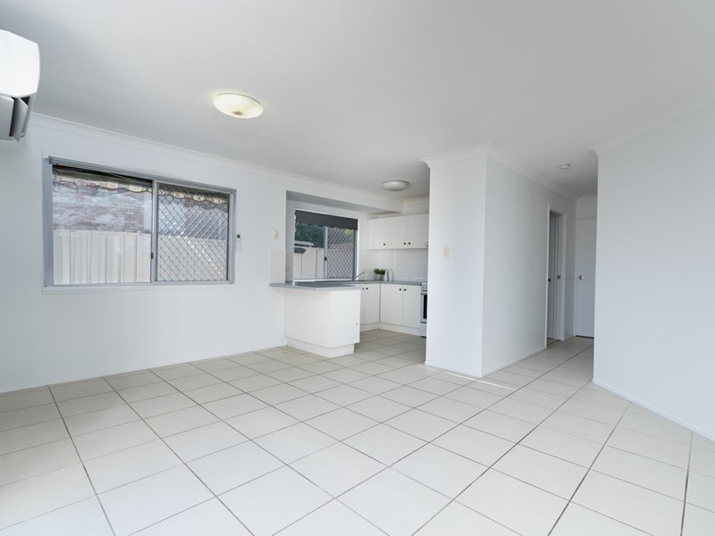 Photo - 31 Maclean Court, Boronia Heights QLD 4124 - Image 6