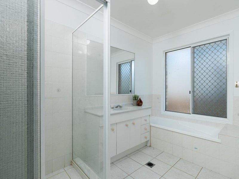 Photo - 31 Maclean Court, Boronia Heights QLD 4124 - Image 9