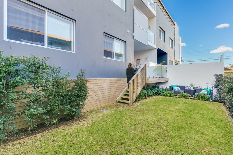 Photo - 3/1 Mactier Street, Narrabeen NSW 2101 - Image 2