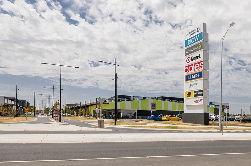 Photo - 31 Mallard Circuit, Craigieburn VIC 3064 - Image 3