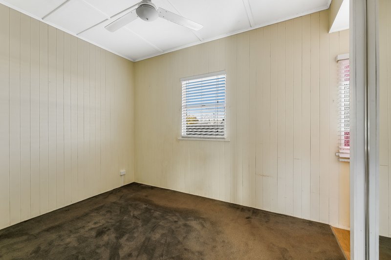 Photo - 31 Mcintyre Street, Centenary Heights QLD 4350 - Image 6